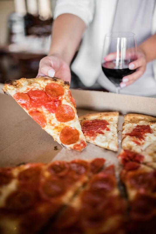 Pizza Salami im Karton